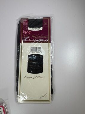 NEW 2 Pair Hanes Silk Reflections Sheer Sandalfoot Knee Highs 725 Barely BLACK